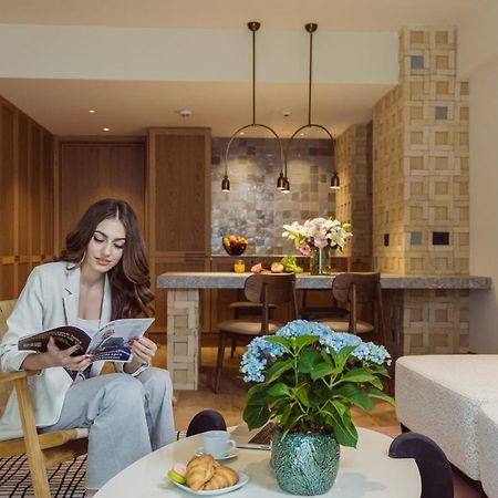 Aparthotel קריובה מראה חיצוני תמונה