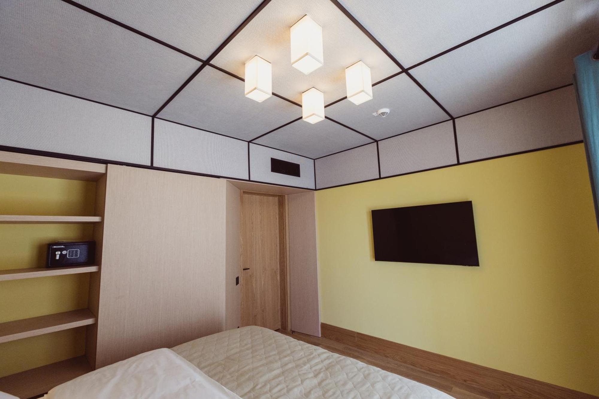 Aparthotel קריובה מראה חיצוני תמונה