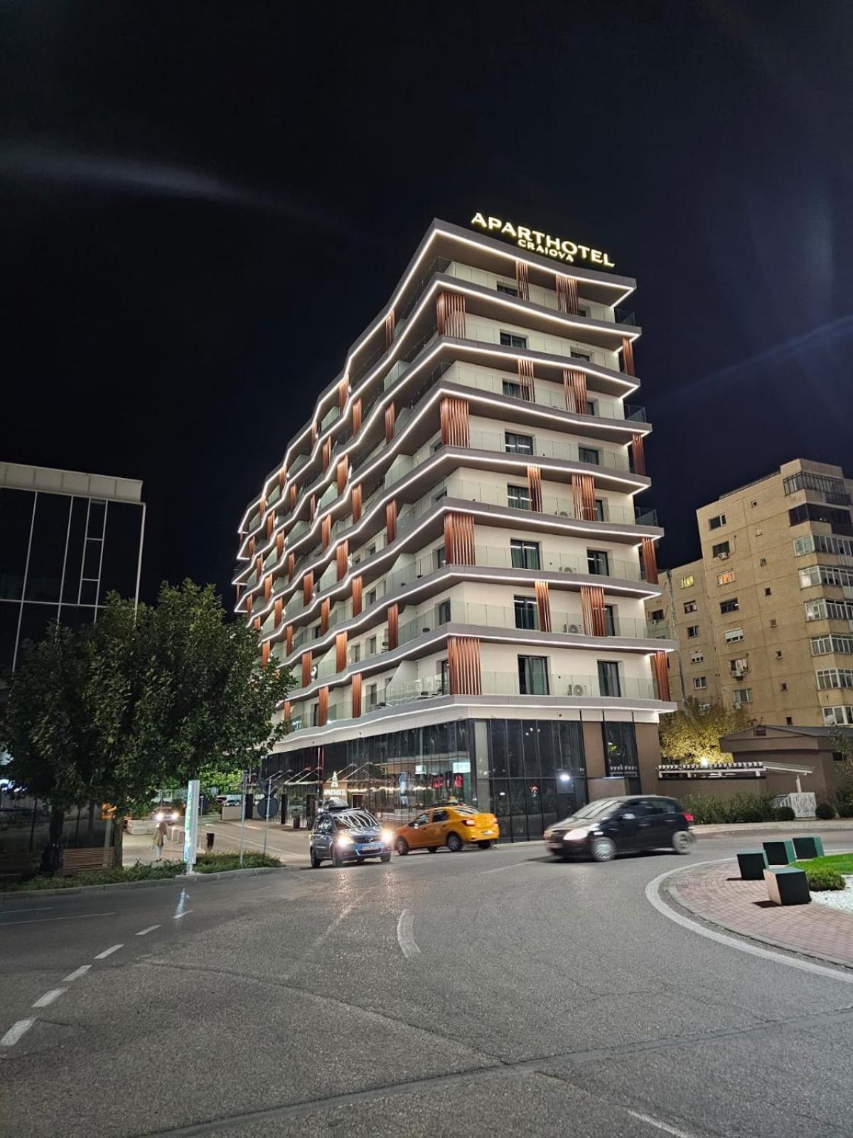 Aparthotel קריובה מראה חיצוני תמונה
